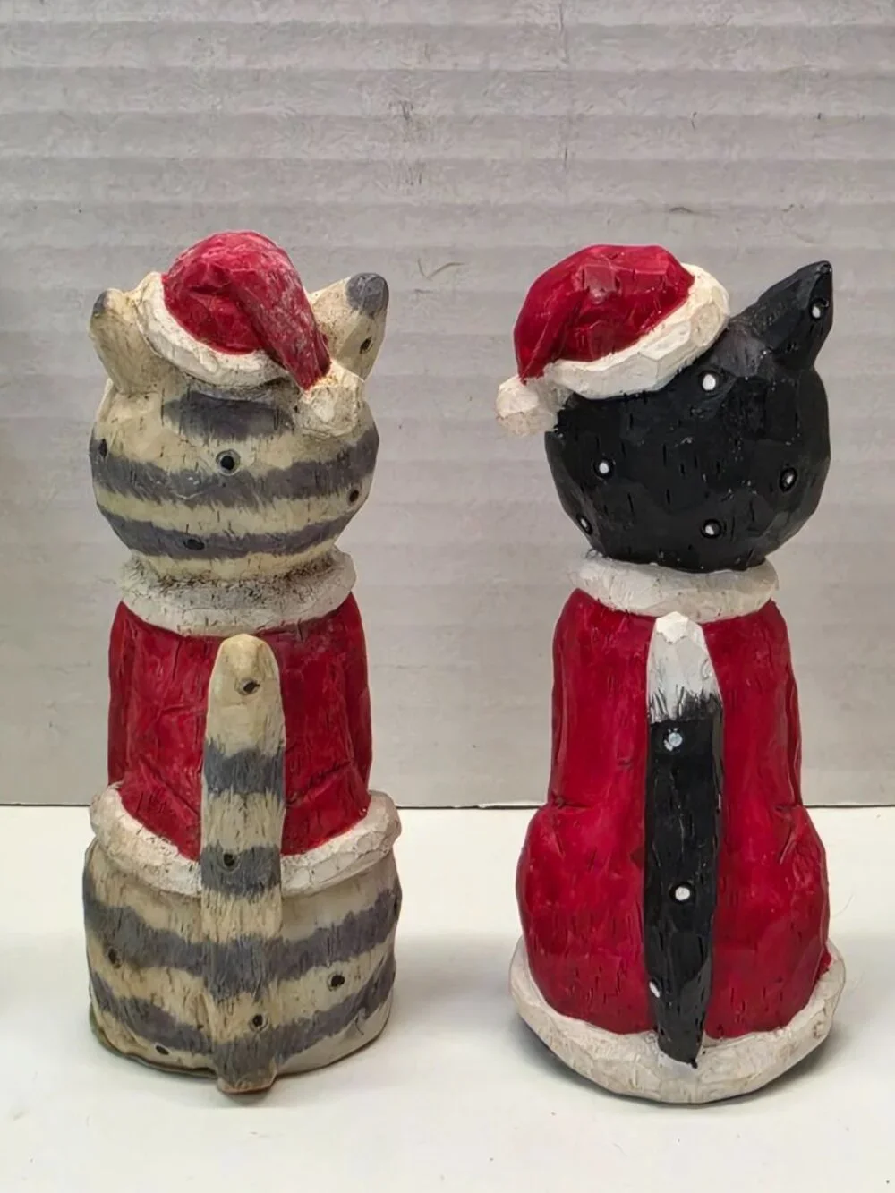 Christmas Cat Decor Lot of 5 Wooden Figurines Tree & Metal Tin Holiday